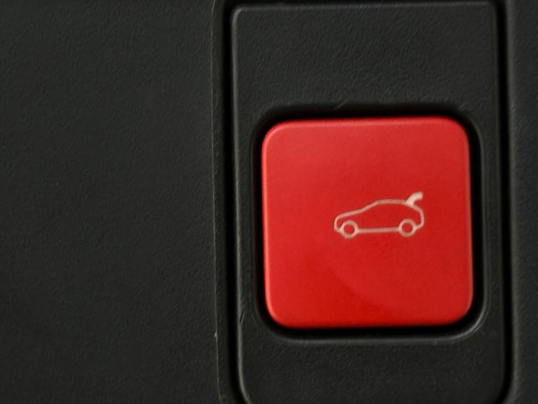 2023 DS Automobiles DS 4 1.6 E-TENSE 12.4kWh Performance Line + EAT8 Euro 6 (s/s) 5dr HATCHBACK P...