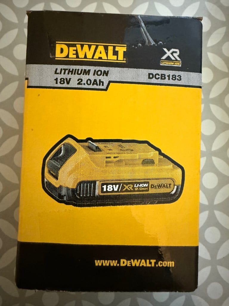 DEWALT  BATTERY NEW