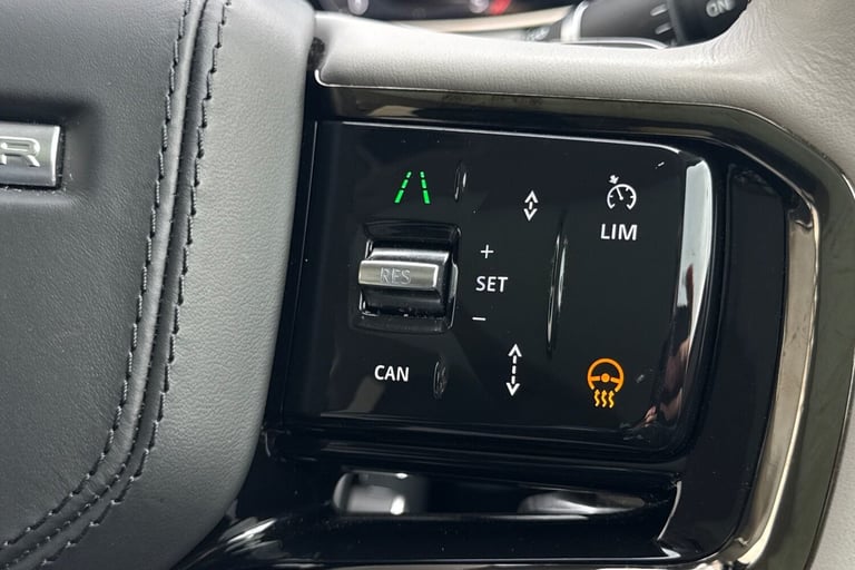 2025 Land Rover Range Rover Evoque 2.0 D200 Dynamic HSE 5dr SUV DIESEL Automatic