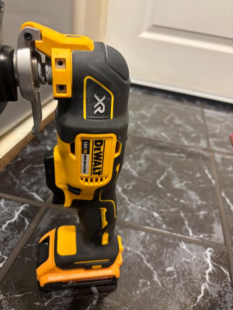 image for Dewalt 18V Brushless Multi Tool with battery 
