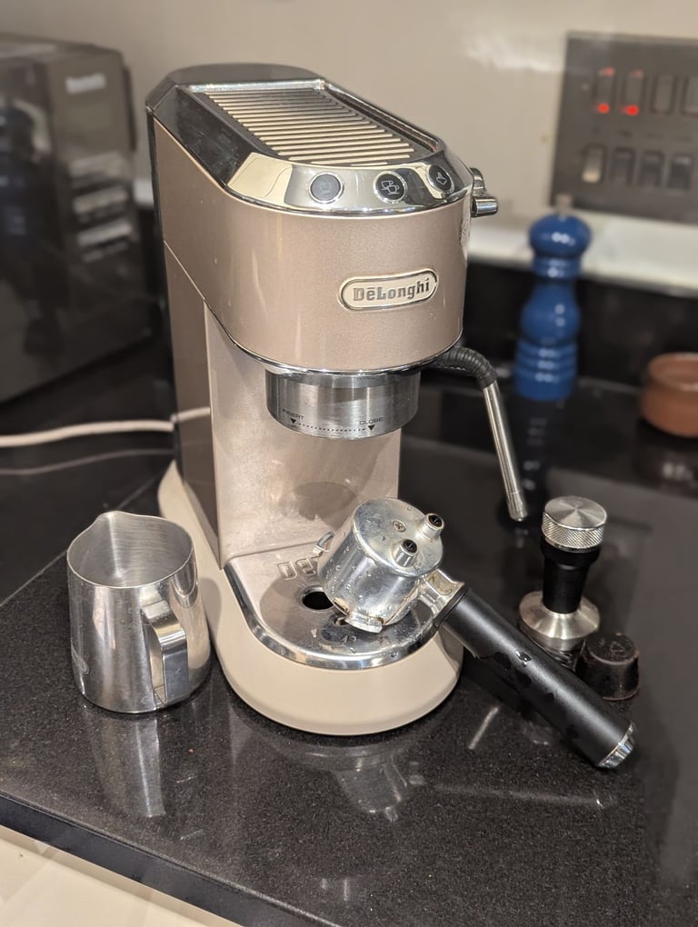 De'Longhi coffee machine 