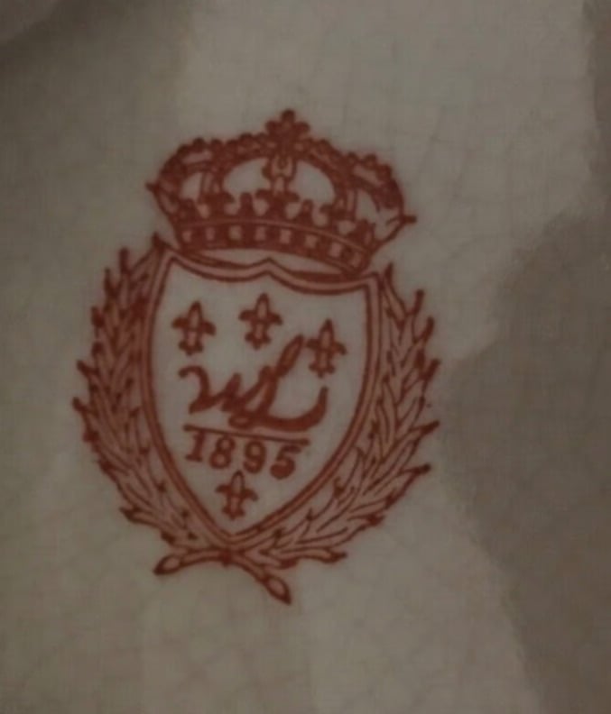 Antique Early Chinese Porcelain Biscuit / Tea Caddy showing Great Wall of China