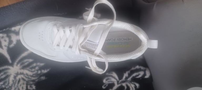 image for Skechers trainers