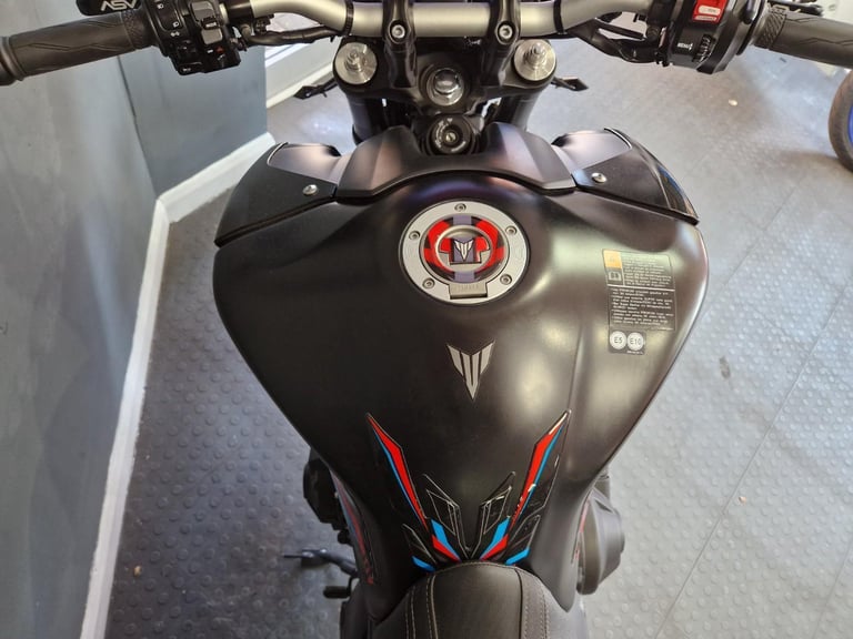 2024 Yamaha MT-09 (MTN890)