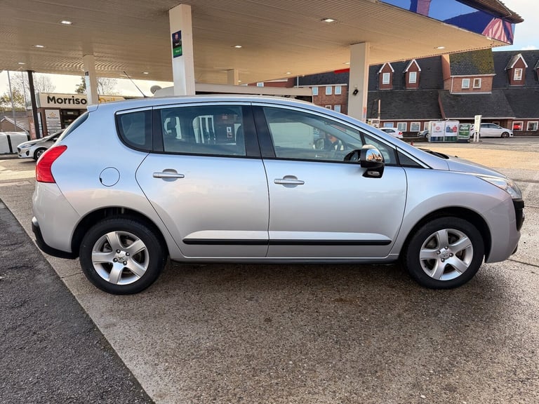 2013 Peugeot 3008 1.6 HDi 115 SR 5dr HATCHBACK DIESEL Manual