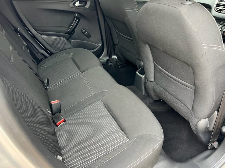 2018 Peugeot 208 1.2 PureTech Allure Hatchback 5dr Petrol EAT Euro 6 (s/s) (110 ps) Hatchback Pet...