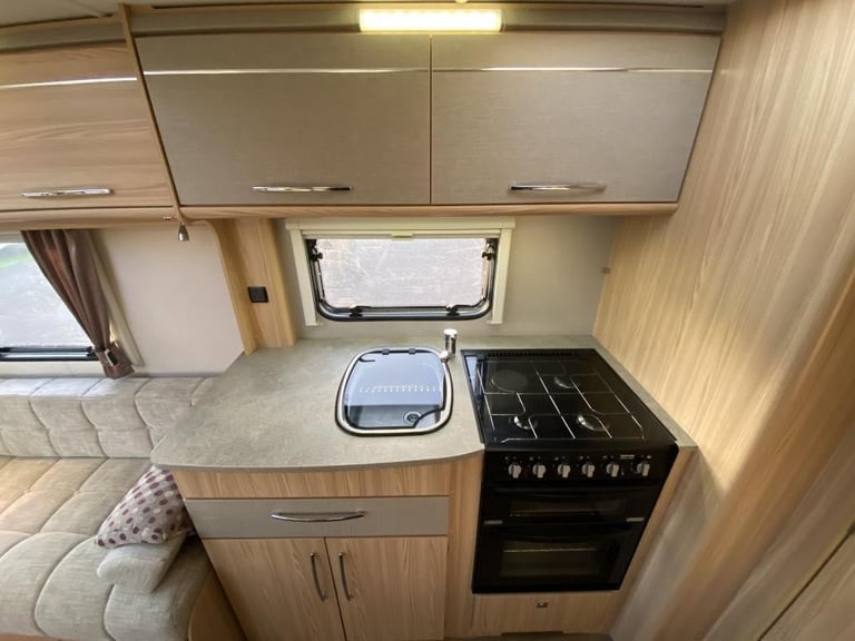 2015 COACHMAN VISION 450/2 DESIGN EDITION LUXURY CARAVAN