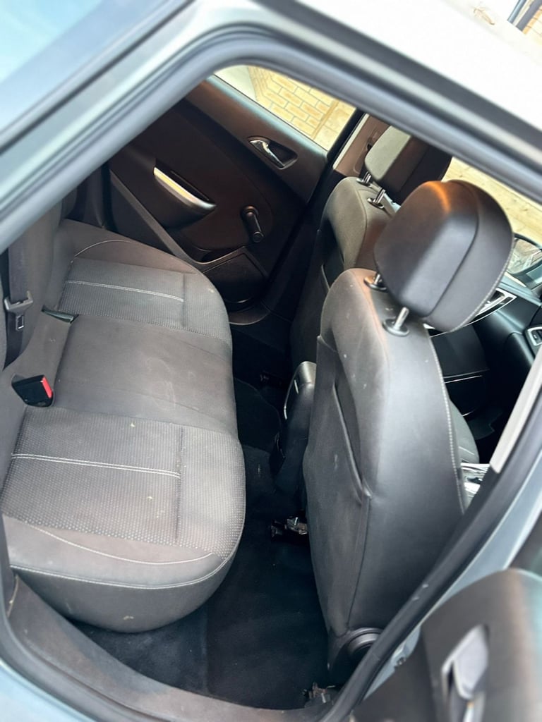 Vauxhall, ASTRA, Hatchback, 2010, automatic, 1598 (cc), 5 doors