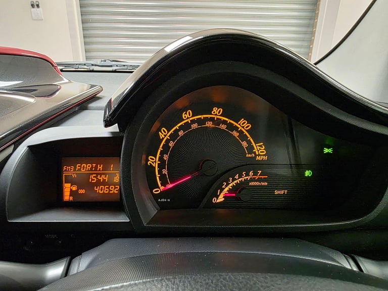 TOYOTA IQ 1.0 VVT-i 2 White Manual Petrol WARRANTY 12 MONTHS MOT