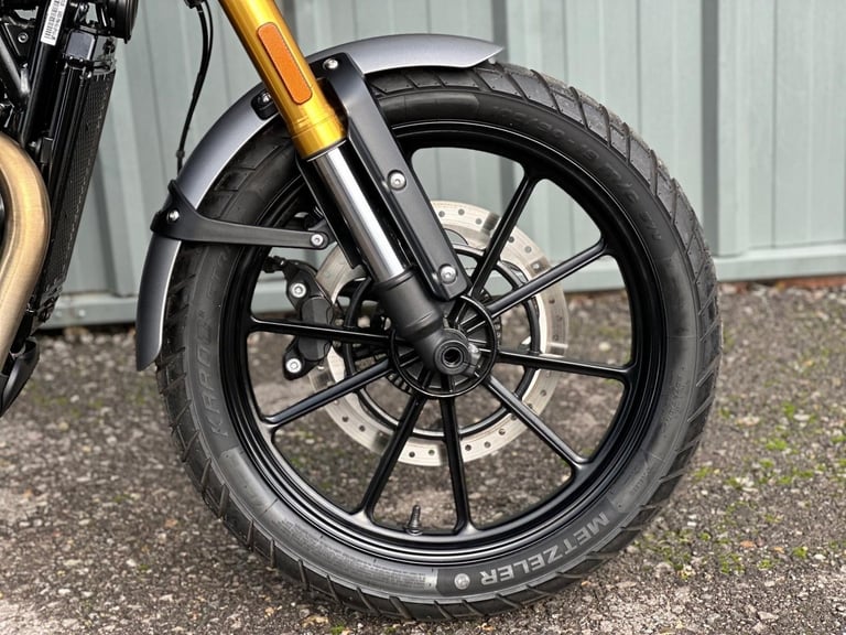 Stunning One Owner 2024/24 Triumph Scrambler 400X Motorcycle 