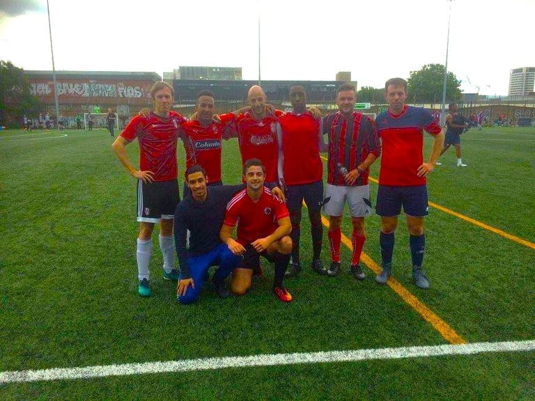 PLAY FRIENDLY FOOTBALL IN PURFLEET /  THURROCK / Chafford Hundred players teams wanted