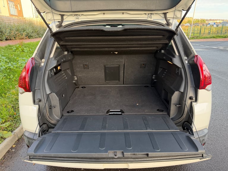 Peugeot, 3008, Hatchback, 2015, Manual, 1560 (cc), 5 doors