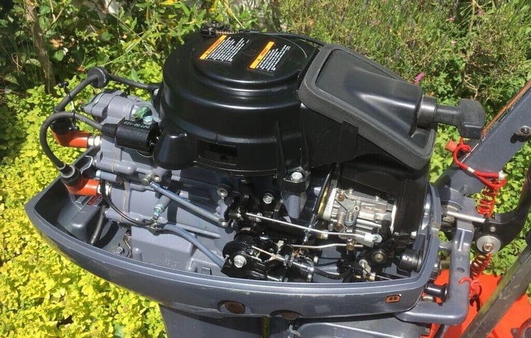 ZODIAC YACHTLINE 310 RIB & YAMAHA 15HP 2-STROKE TWIN OUTBOARD, ENGINE TROLLEY STAND, ACCESSORIES