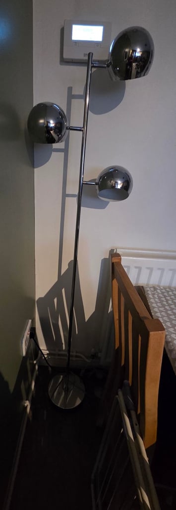 Retro  tall,  3 ball floor lamp/ chrome orb lamp