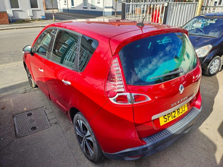 2012 Renault Scenic 1.6 dCi Dynamique TomTom Euro 5 (s/s) 5dr MPV Diesel Manual