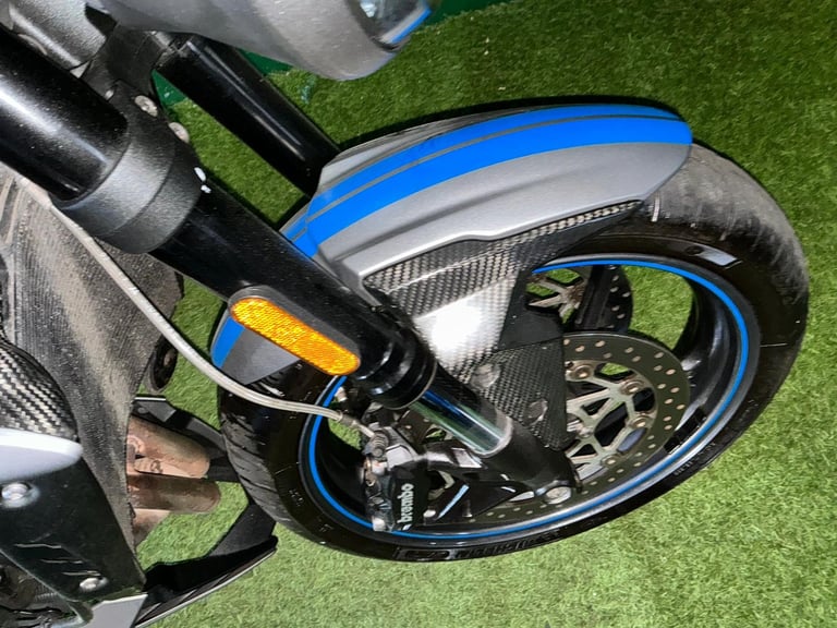 Triumph Street Triple free delivery 