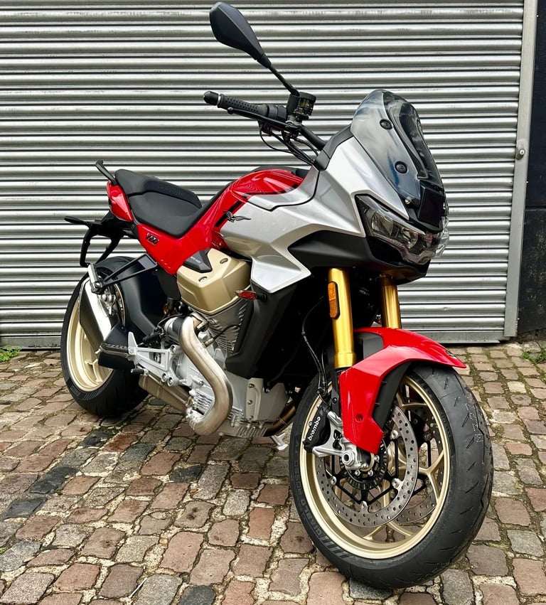 image for Moto Guzzi V100 Mandello S E5+