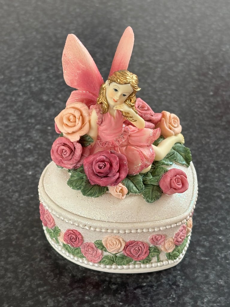 Joblot - 40 x Dezine Fairy Story Trinket Boxes Clocks Photo Frames Figurines & Suncatchers