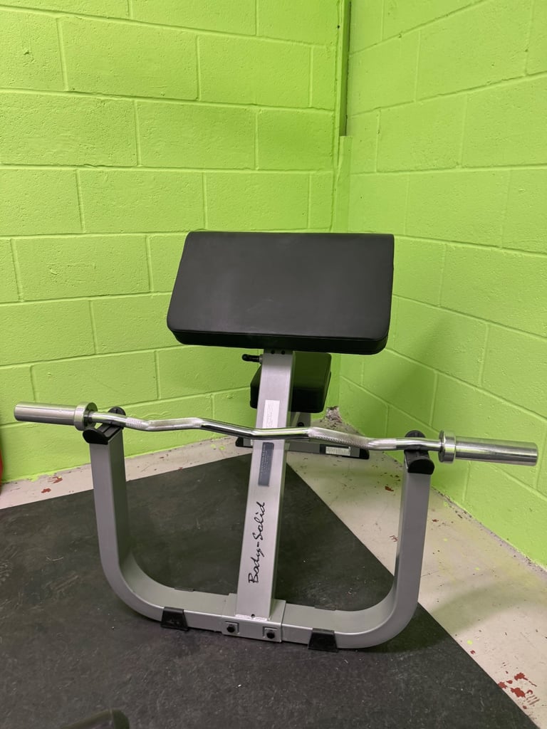 Body-Solid Preacher Curl Bench + EZ Bar 