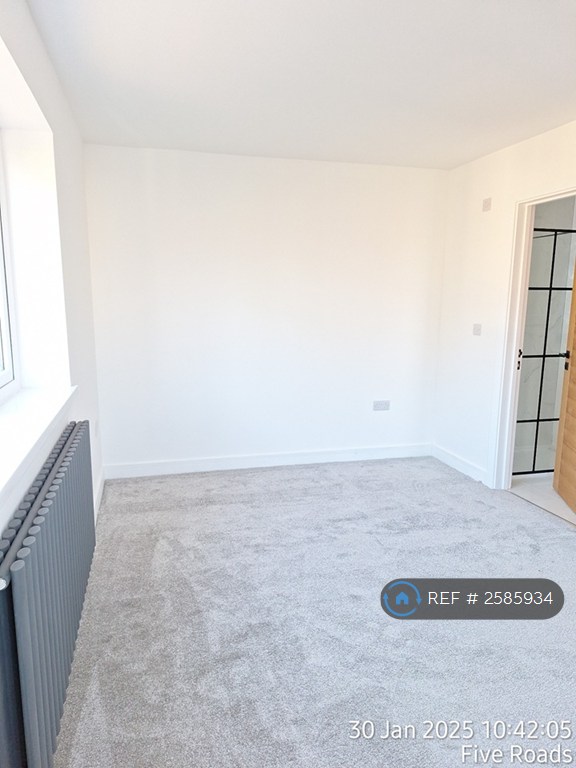 4 bedroom house in Llys Bryn Gwyrdd, Llanelli, SA15 (4 bed) (#2585934)
