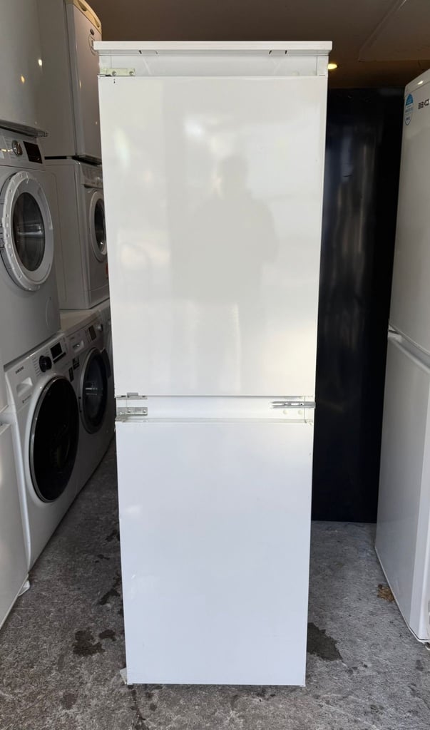 Indesit Integrated 50:50 Fridge Freezer With Free Delivery N Warranty 