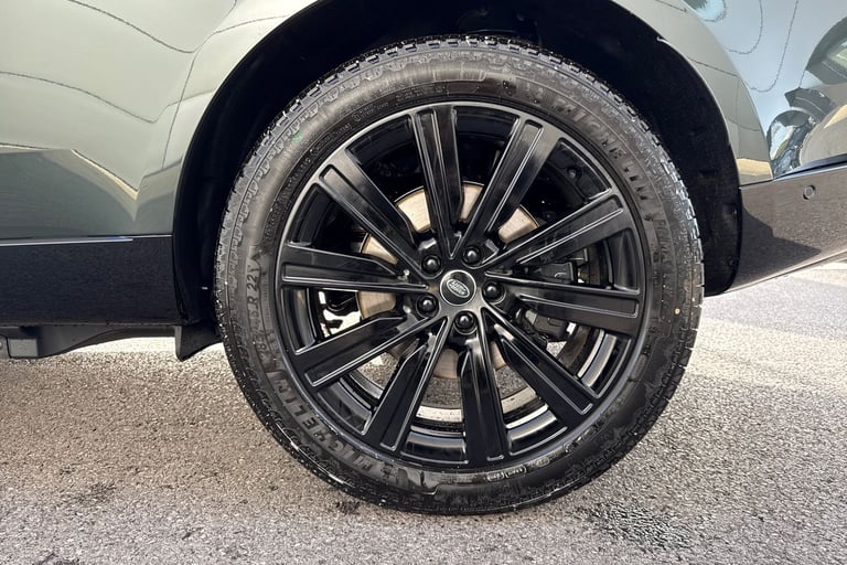 2025 Land Rover Range Rover 3.0 P460e 38.2kWh Autobiography Auto 4WD Euro 6 (s/s) 5dr SUV Automatic