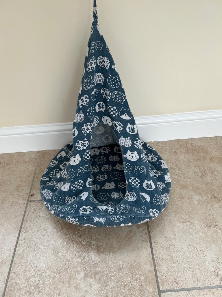 Cat Teepee In Excellent Clean Condition!