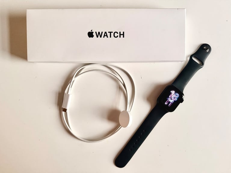 Apple Watch SE 2nd Gen Cellular and GPS 