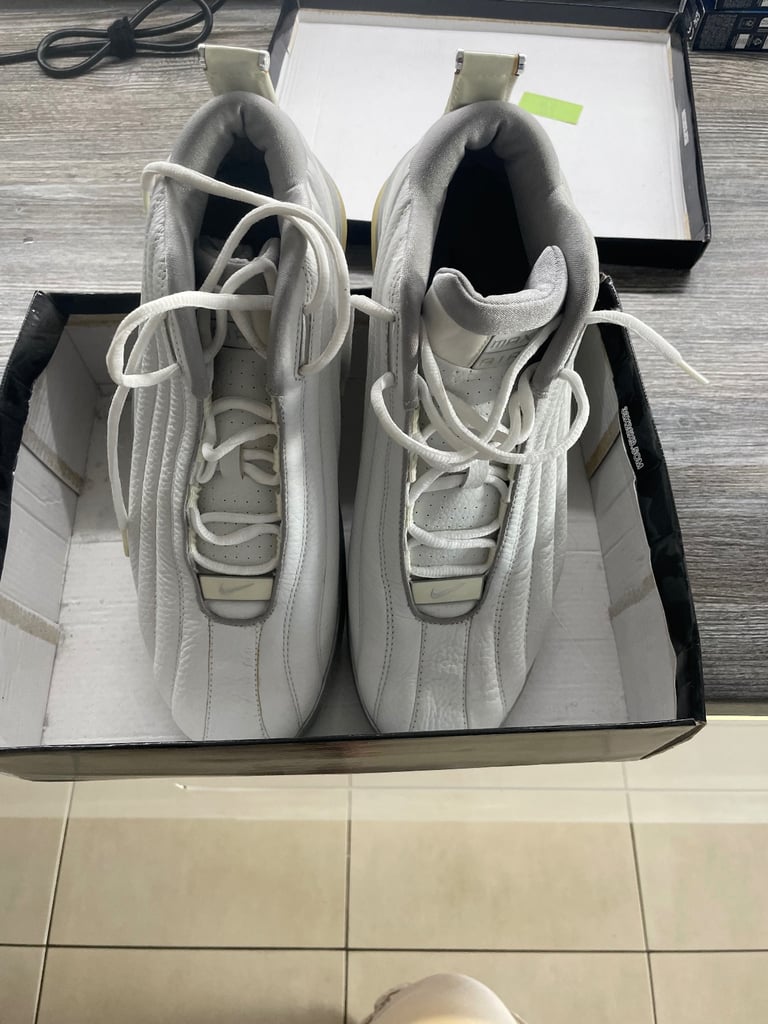 image for Nike air max chosen rare basketball shoes 303968 104 white chrome