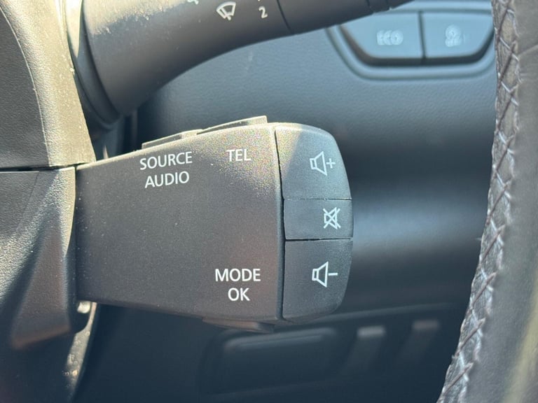 2017 Renault Kadjar 1.2 TCe Signature Nav Euro 6 (s/s) 5dr HATCHBACK Petrol Manual