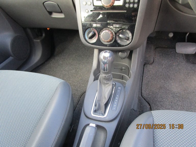 2008 Vauxhall Corsa 1.4i 16V Design 3dr Auto HATCHBACK Petrol Automatic