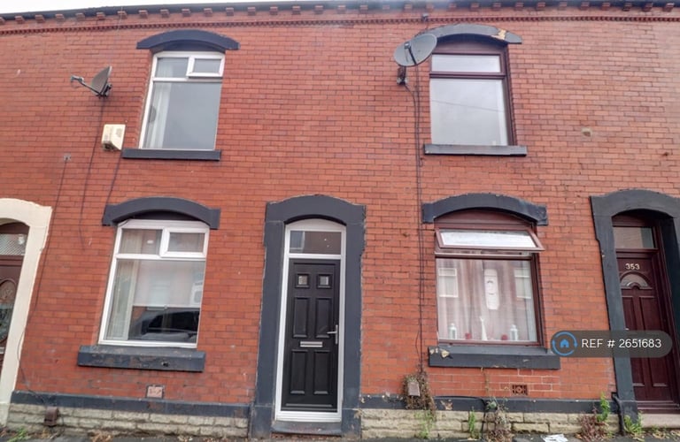 2 bedroom house in Ripponden Road, Oldham, OL1 (2 bed) (#2651683)