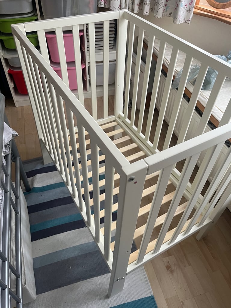 Mamas and Papas petite cot