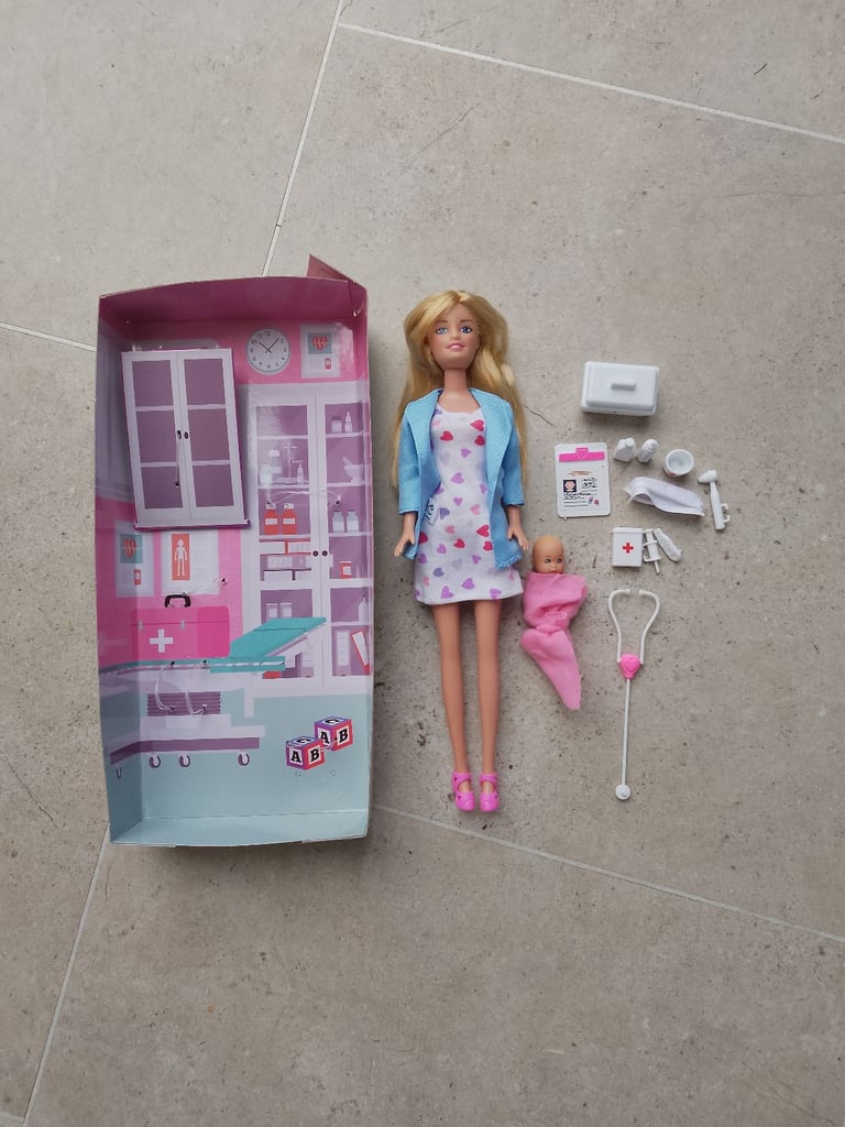 Barbie medical doctor play set 
