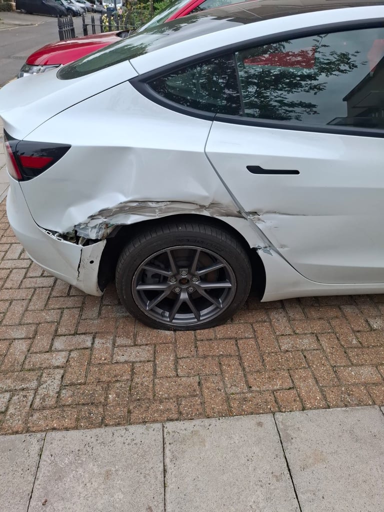 Tesla, MODEL 3, Saloon, 2021, Other, 1 (cc), 4 doors