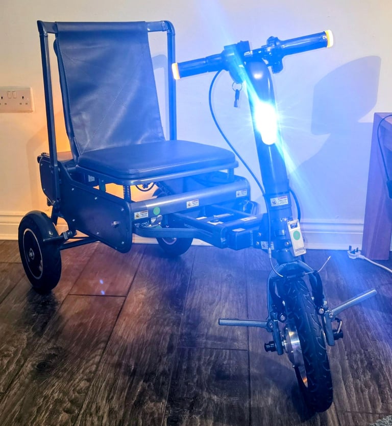image for eFOLDi 1.5 Explorer Folding Mobility Scooter Imacculate Condition Plane Car Boot