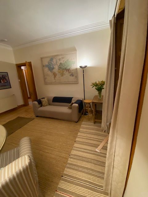 EH1 Fully furnished one-bedroom flat short or long term let from 18 October 