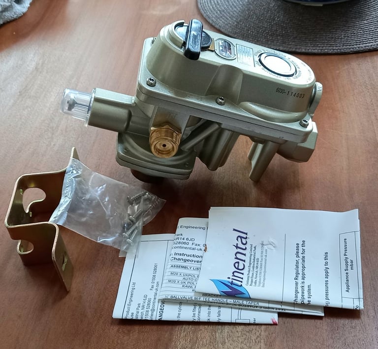 CONTINENTAL BRAND AUTOMATIC LPG CHANGEOVER REGULATOR. UNUSED, BEEN IN SHED.  RF6030. 