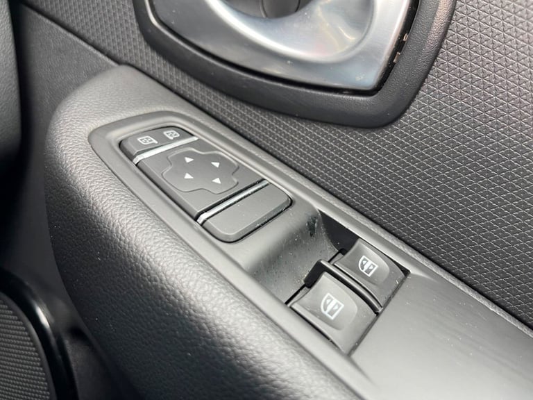 2018 Renault Clio 1.5 dCi Urban Nav Hatchback 5dr Diesel Manual Euro 6 (s/s) (90 ps) Hatchback Di...