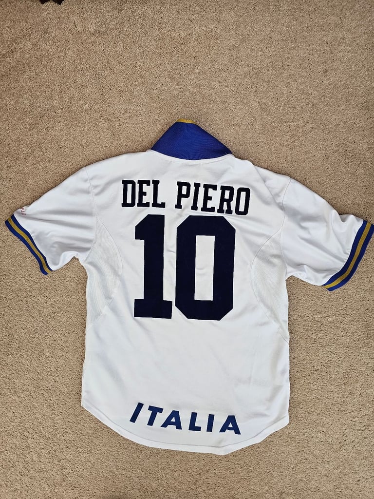 Italy Del Piero 1996 Away National Football Shirt Medium M Nike White Blue Gold