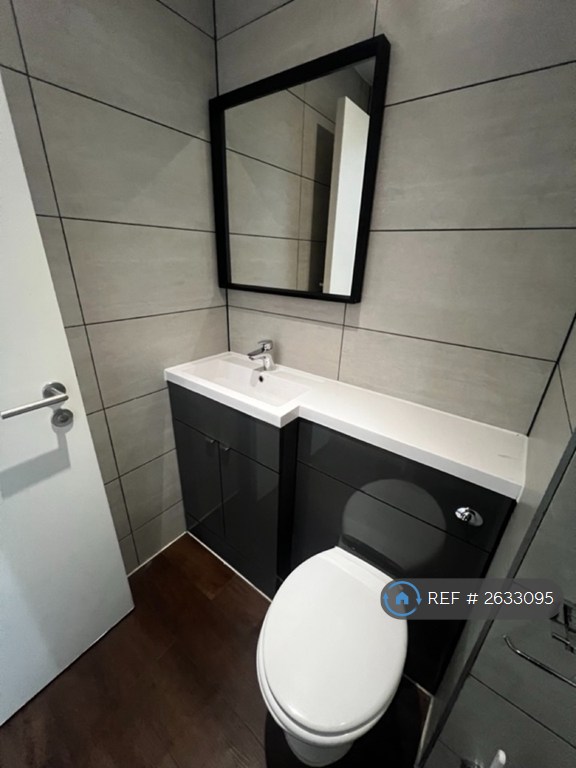 1 bedroom flat in Westpoint, Old Trafford, Manchester, M16 (1 bed) (#2633095)