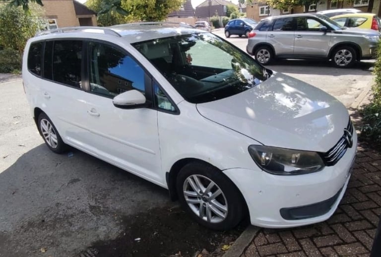 2011 Volkswagen Touran 2lt Diesel 12mth mot, low mileage for age