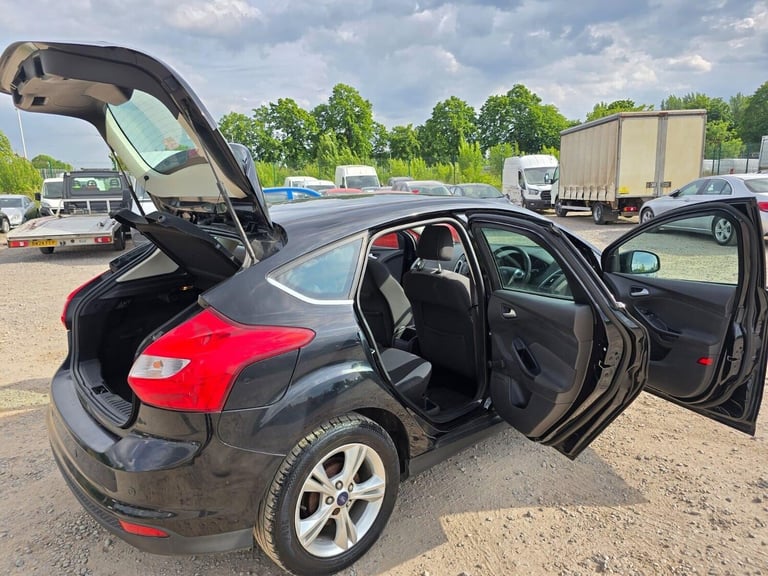 2013 Ford Focus 1.6 Zetec Powershift Euro 5 5dr Hatchback Petrol Automatic