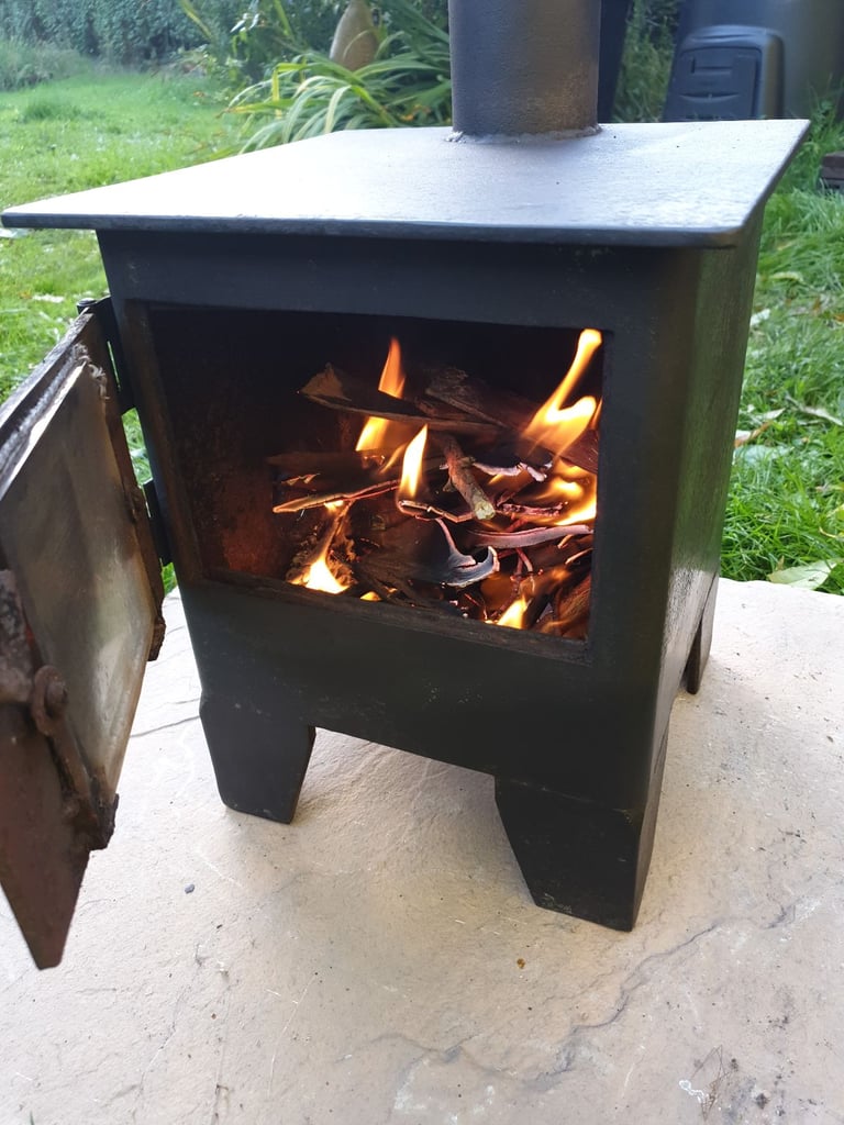 Small wood stove - For shed / boat / van - Good condition