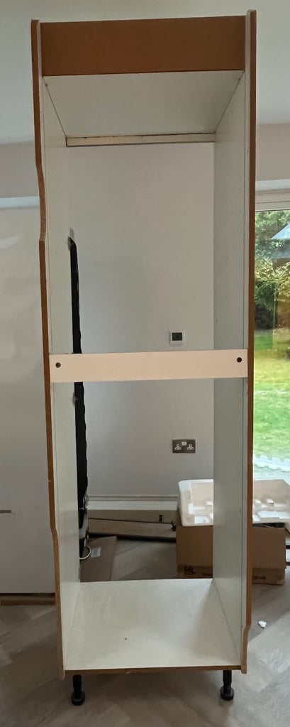 AEG INTEGRATED KITCHEN FRIDGE/FREEZER, EXCELLENT CONDITION , FULLY WORKING RRP £599