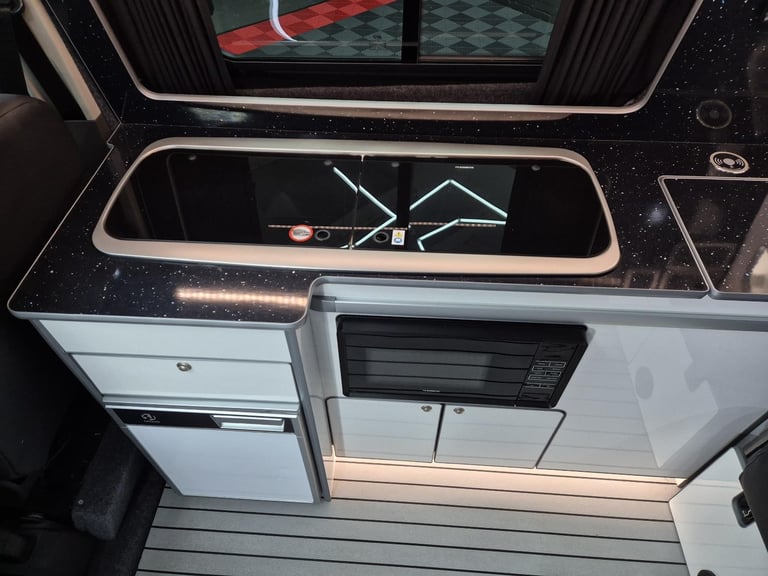 FORD TRANSIT CUSTOM LIMITED SPEEDS EDITION CAMPER AUTOMATIC 4BERTH, HIGH SPEC