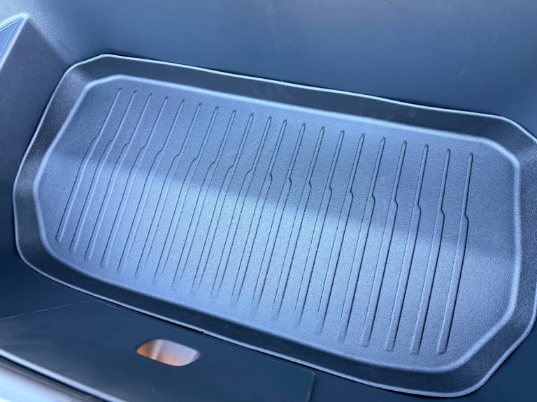 Original Tesla Model Y set of rubber mats - x5