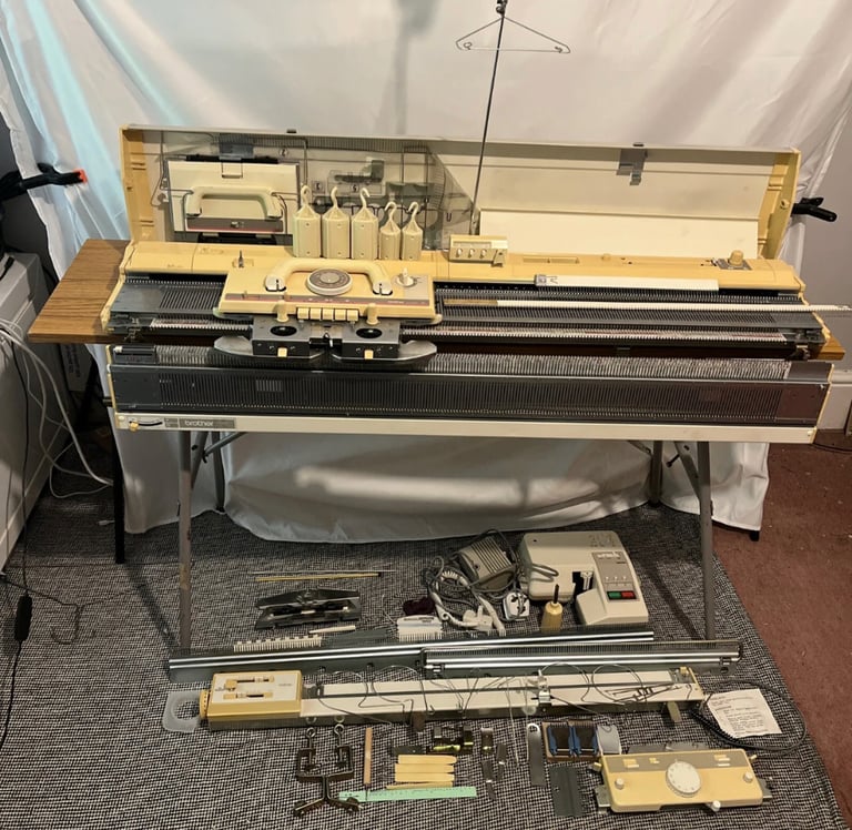 Studio Electronic Knitting Machine carriage only model 560L