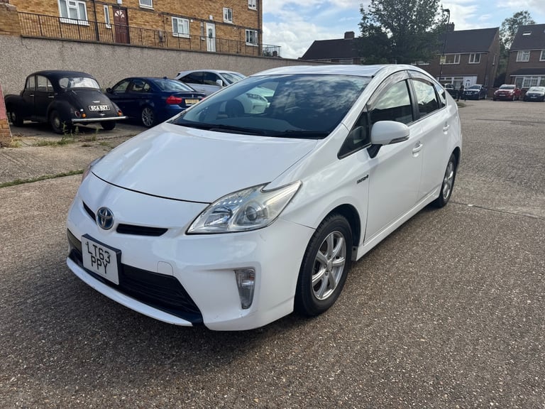 image for 2014 Toyota Prius Hatchback Hybrid Electric Automatic