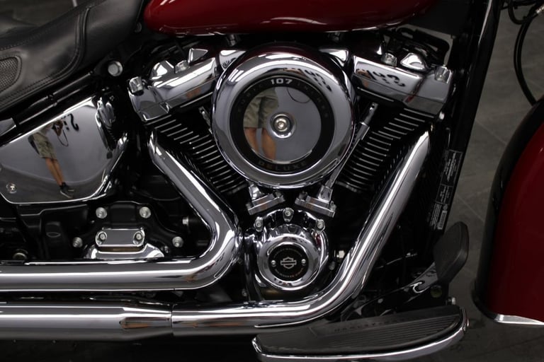 2019 Harley-Davidson FLDE Softail Deluxe in Two Tone Red and Black